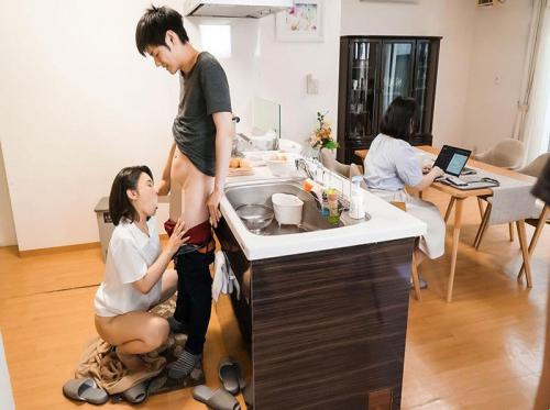 사위의 거시기를 빠는 중... 사위의 거시기를 빠는 중...